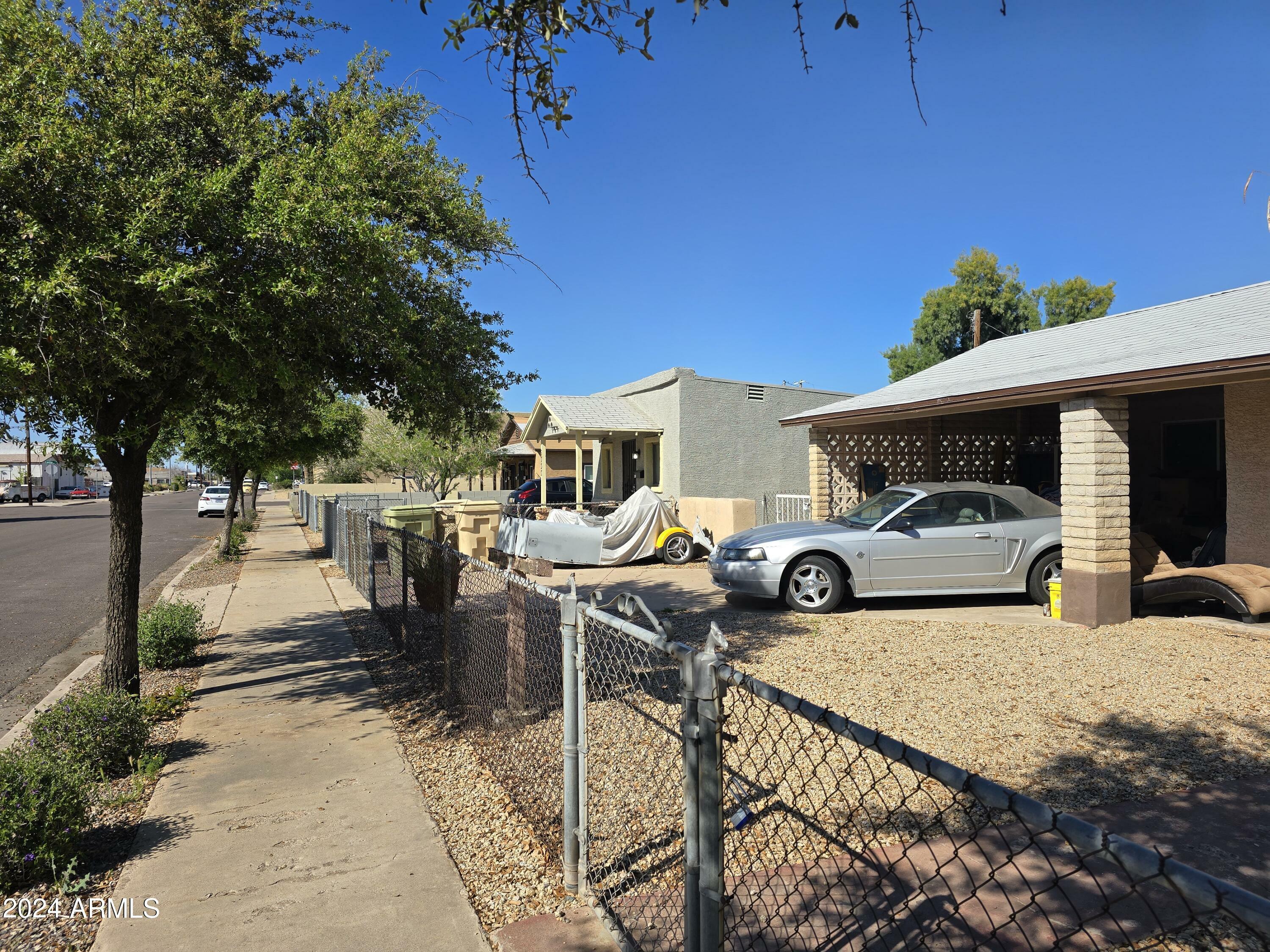 Property Photo:  6733 N 54th Avenue  AZ 85301 