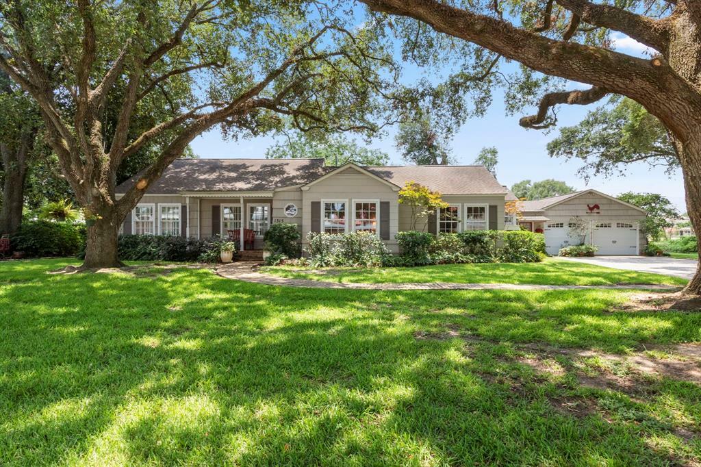 Property Photo:  1315 Avenue C  TX 77493 