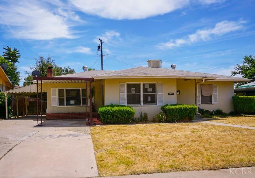 Property Photo:  3952 Kenmore Drive N  CA 93703 