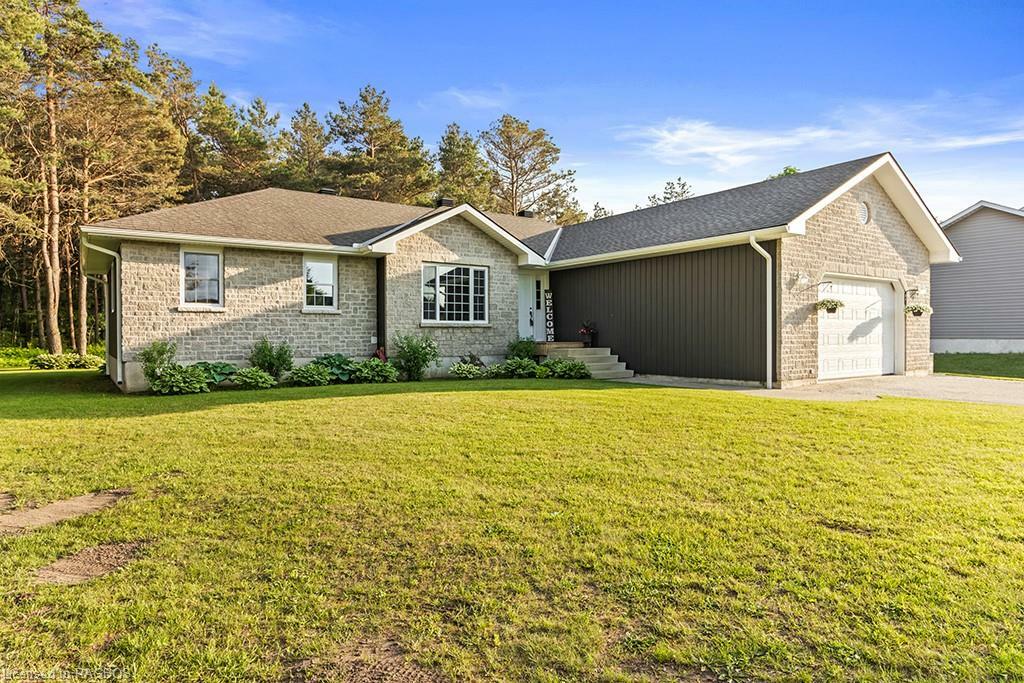 Property Photo:  25 Pine Tree Drive  ON N0H 1P0 