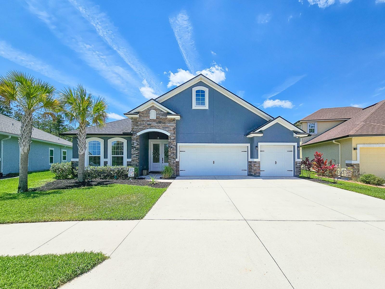 Property Photo:  197 S Coopers Hawk Way  FL 32164 