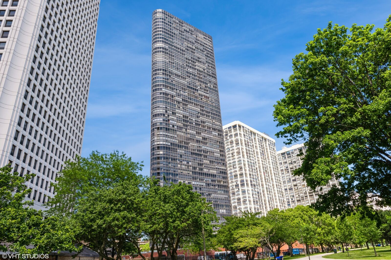 Property Photo: 5415 N Sheridan Road 5202 IL 60640