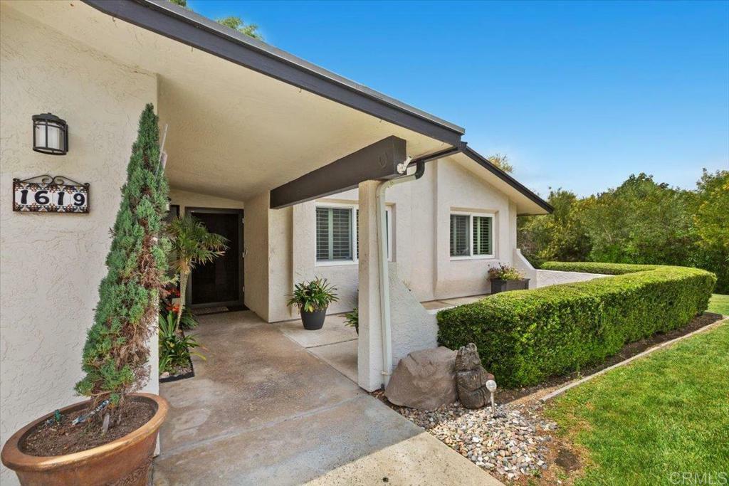 Property Photo:  1619 W Via Rancho Parkway  CA 92029 