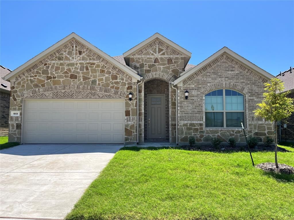 Property Photo: 1513 Drake Drive TX 75069