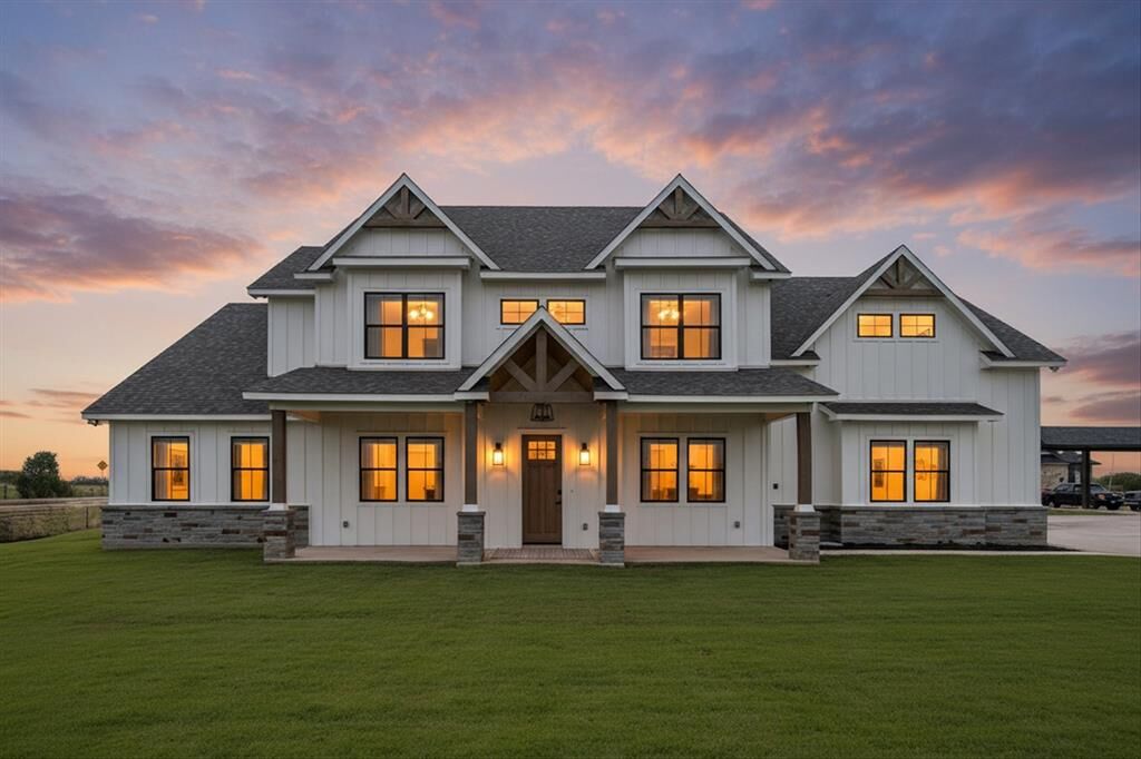 Property Photo: 11077 S US Highway 287 TX 75144