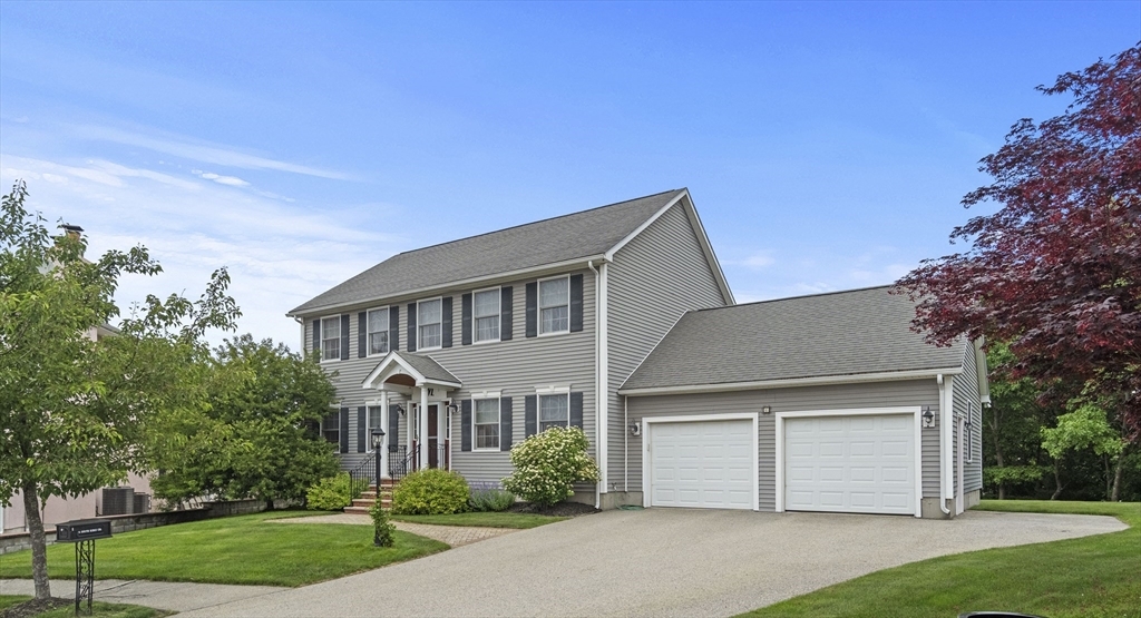 Property Photo:  6 S Ridge Cir  MA 01904 