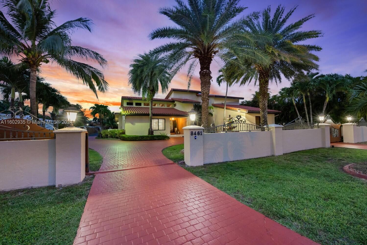 Property Photo: 8461 Grand Canal Dr FL 33144