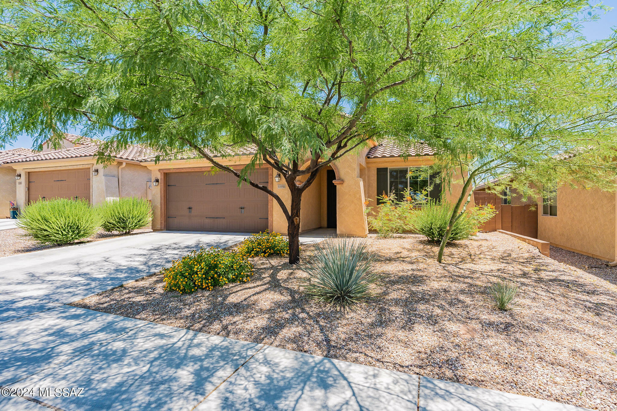 Property Photo:  11998 N Raphael Way  AZ 85742 