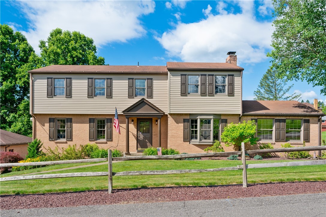 Property Photo:  8 Porters Hollow Rd  PA 15108 