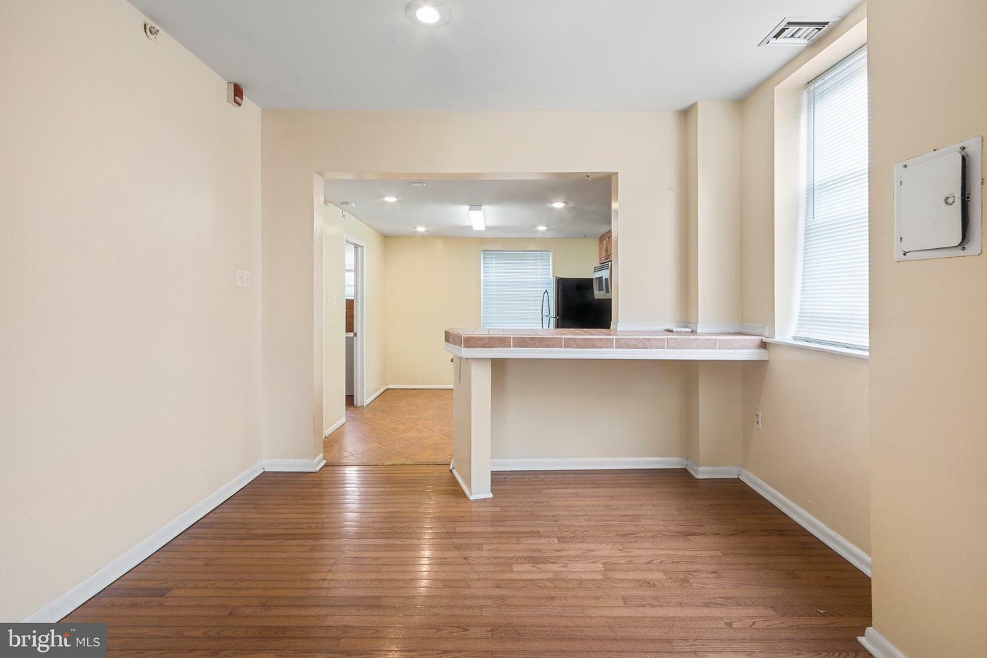 Property Photo:  1501 Montrose Street 3  PA 19146 