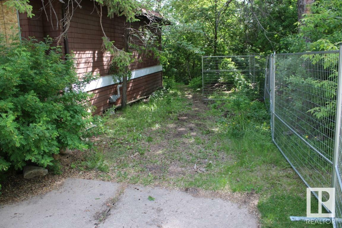 Property Photo:  9109 98 Street NW  AB T6E 3M6 