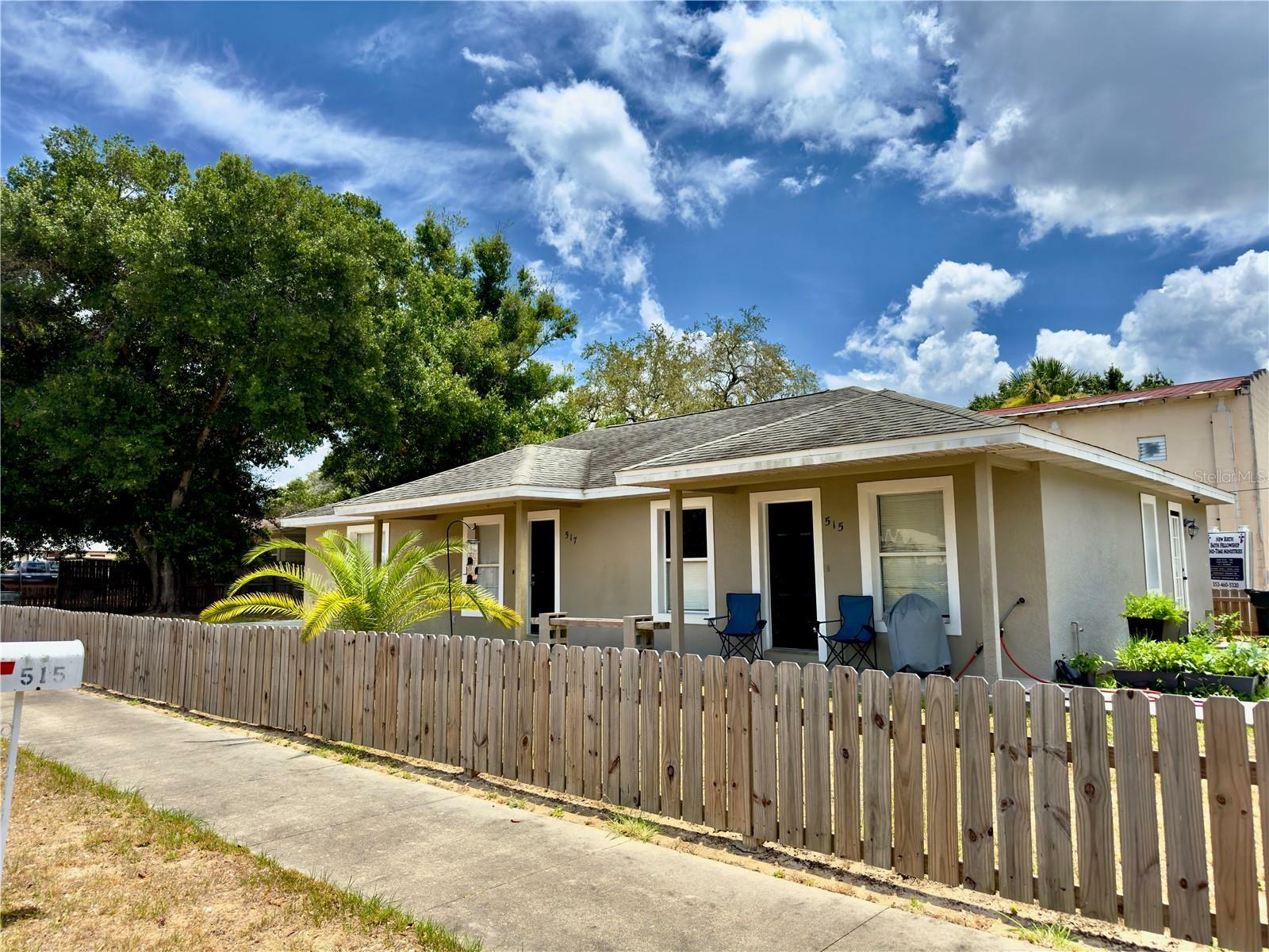 Property Photo:  515 E Juniata Street  FL 34711 