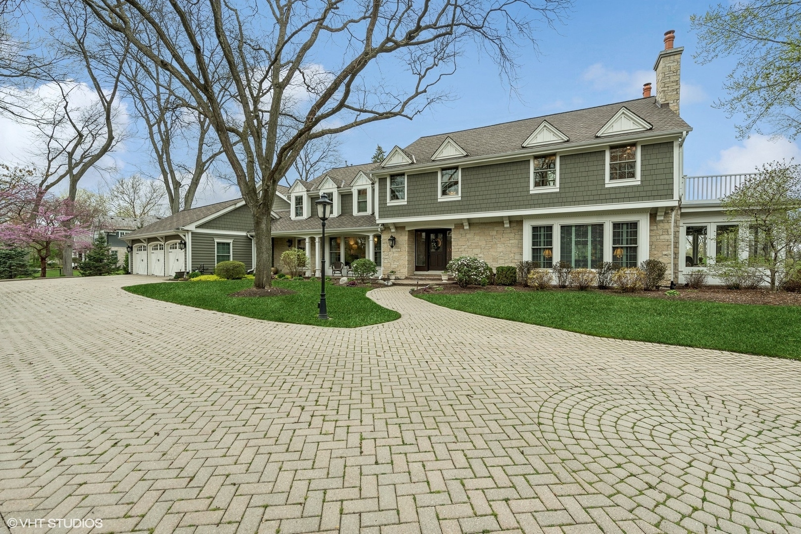 Property Photo: 632 N Scottsvale Lane IL 60004