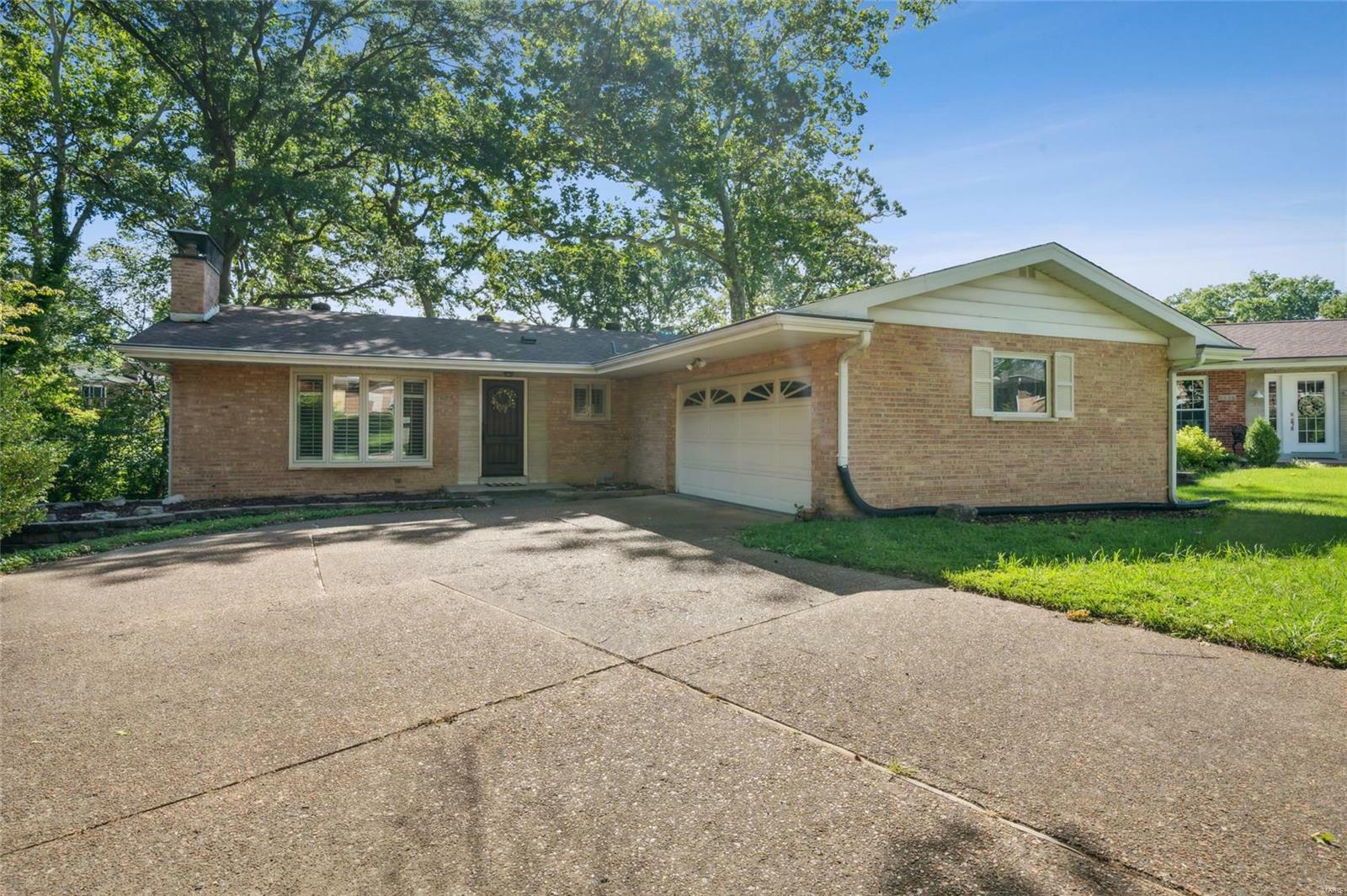 Property Photo: 7625 Fort Henry Drive MO 63123