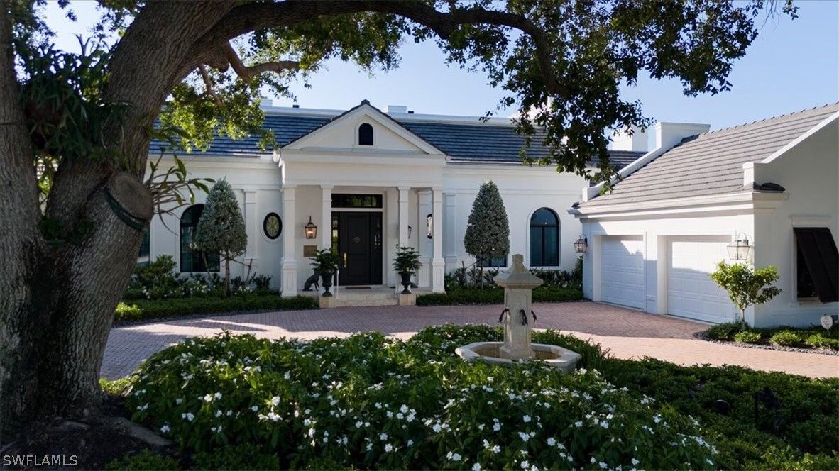 Property Photo: 15295 Burnaby Drive FL 34110