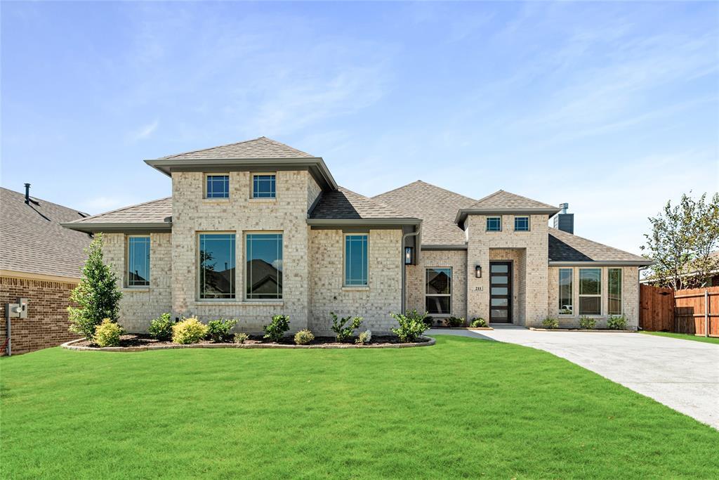 Property Photo: 211 Cheyenne Trail TX 76009