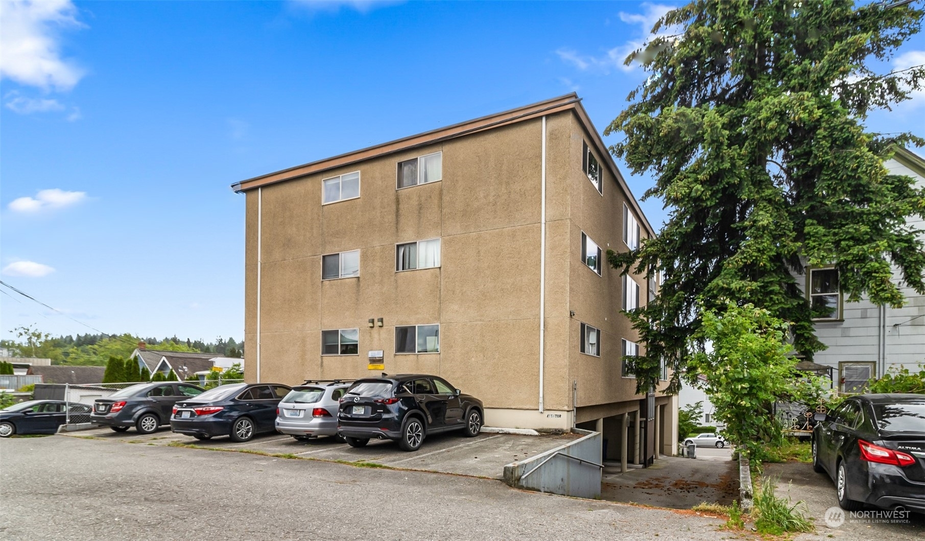 Property Photo:  3209 Hoyt Avenue 204  WA 98201 