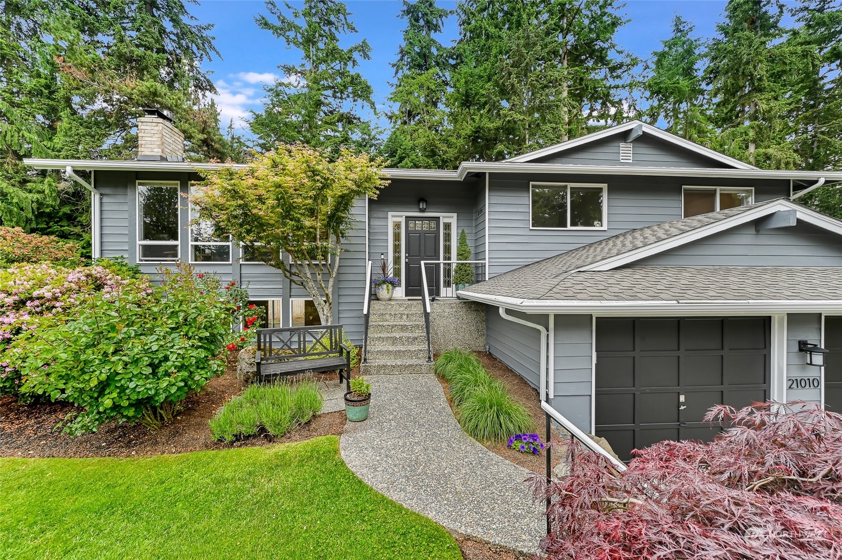 Property Photo:  21010 Woodlake Drive  WA 98026 