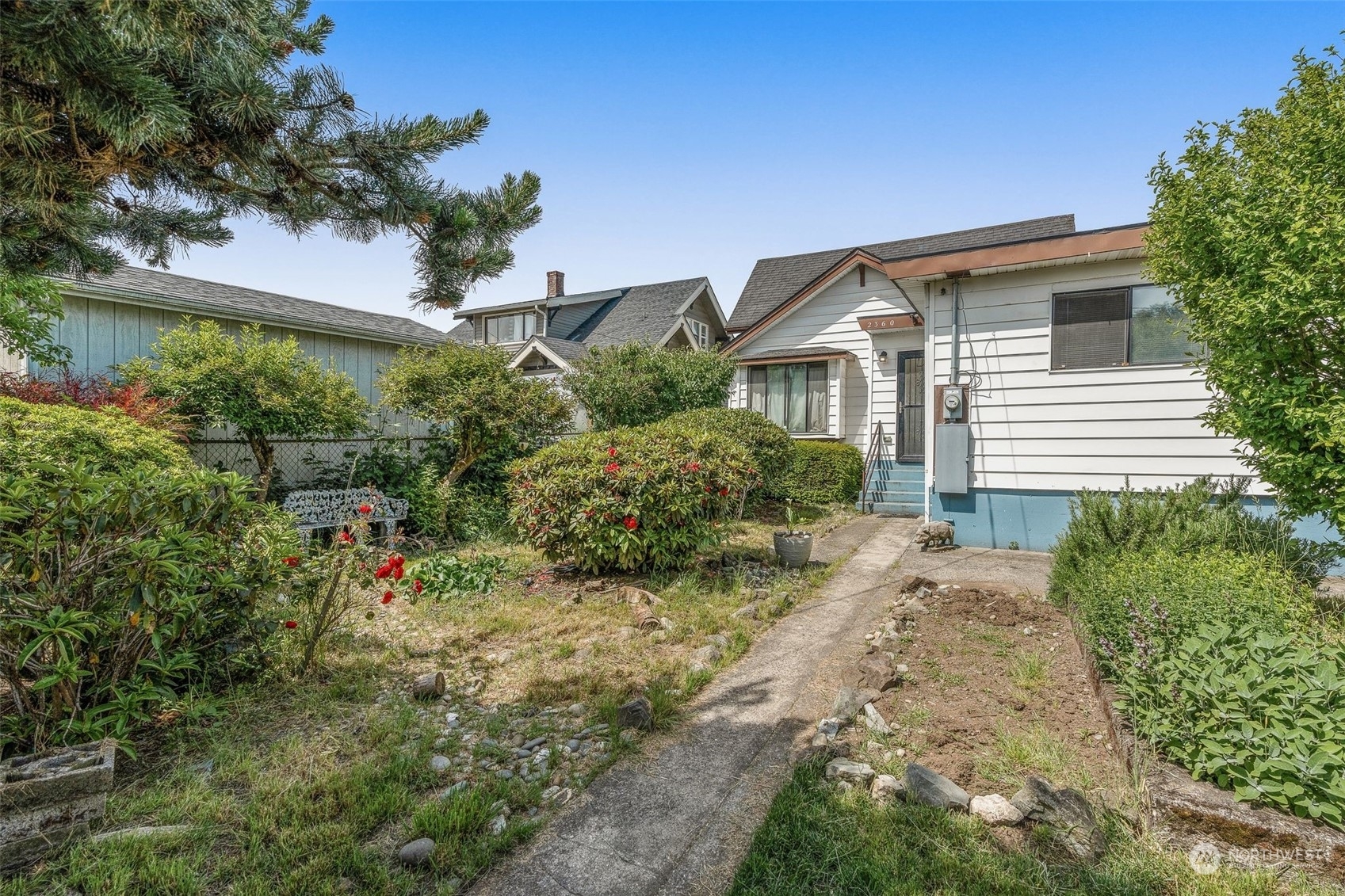 Property Photo:  2360 S Hosmer Street  WA 98405 