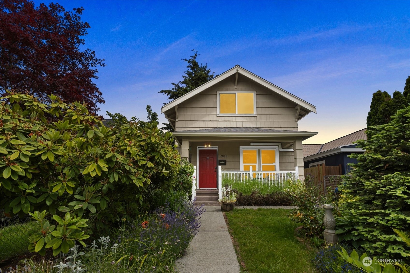 Property Photo:  3905 High Street  WA 98201 