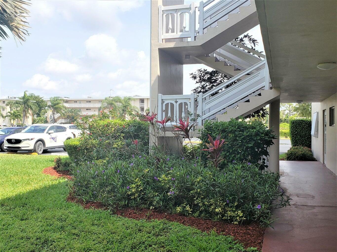 Property Photo:  2724 S Garden Drive 108  FL 33461 