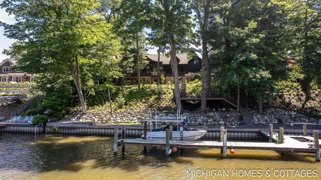 Property Photo:  3430 Riverside Drive  MI 49453 