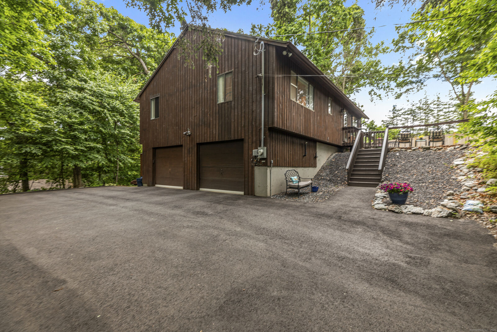 Property Photo:  162 Grove Street  CT 06484