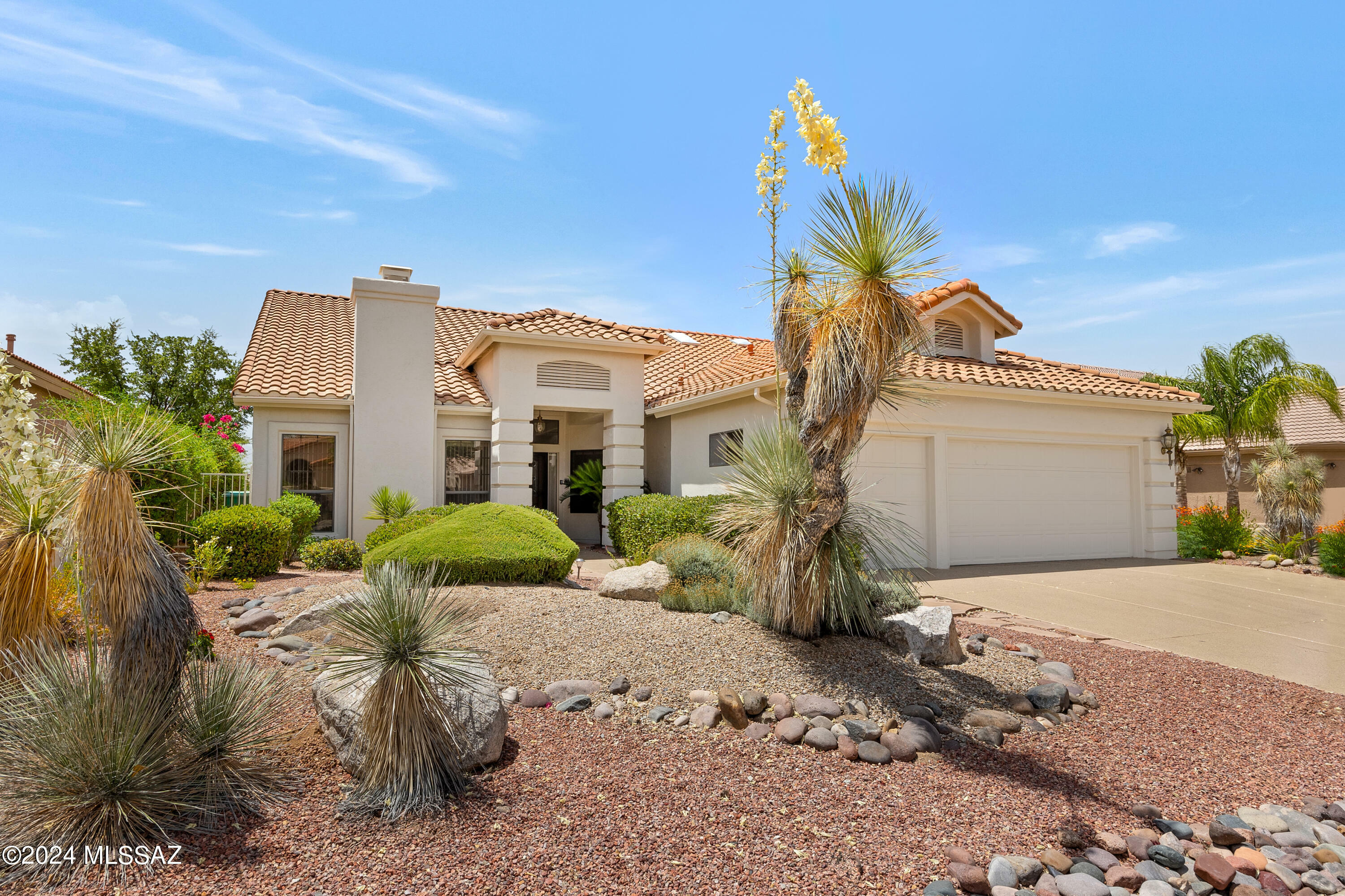 Property Photo:  65015 E Canyon Drive  AZ 85739 