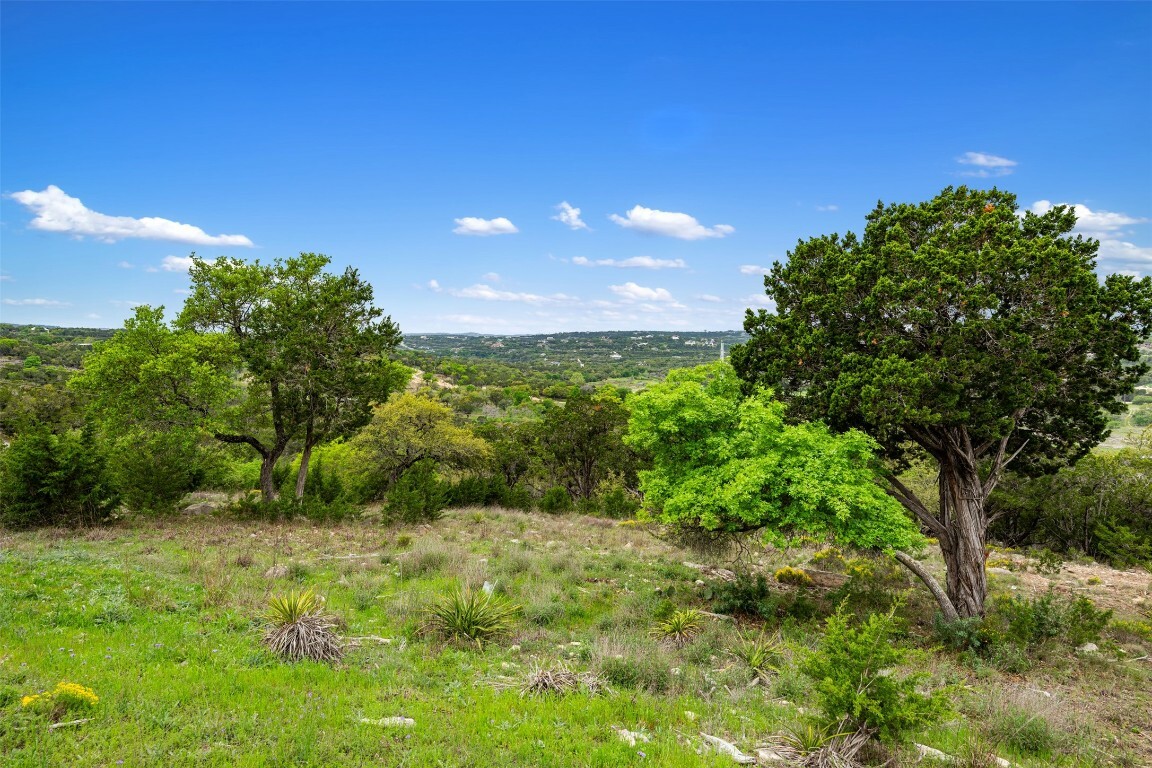 Property Photo:  2808 Lakehurst Road  TX 78669 