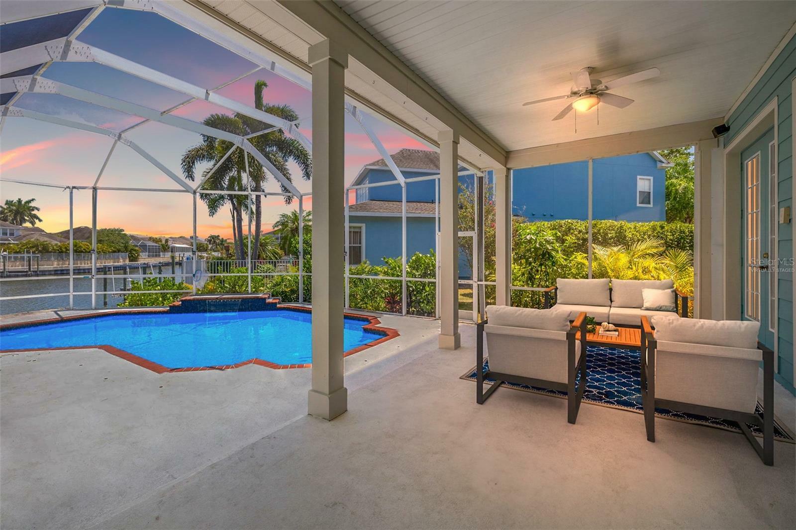 Property Photo: 435 Islebay Drive FL 33572