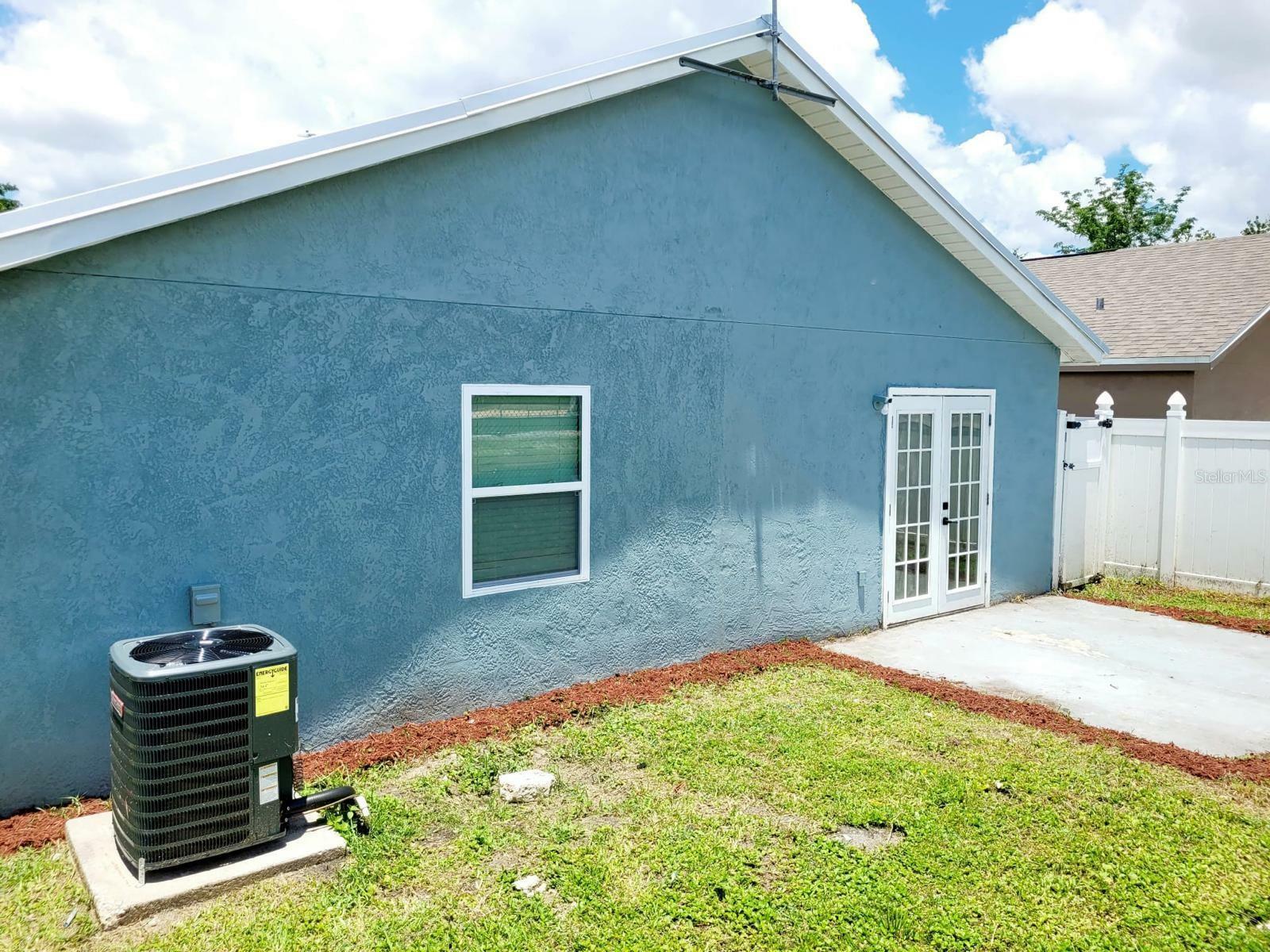 Property Photo:  1051 Inkberry Court  FL 32811 