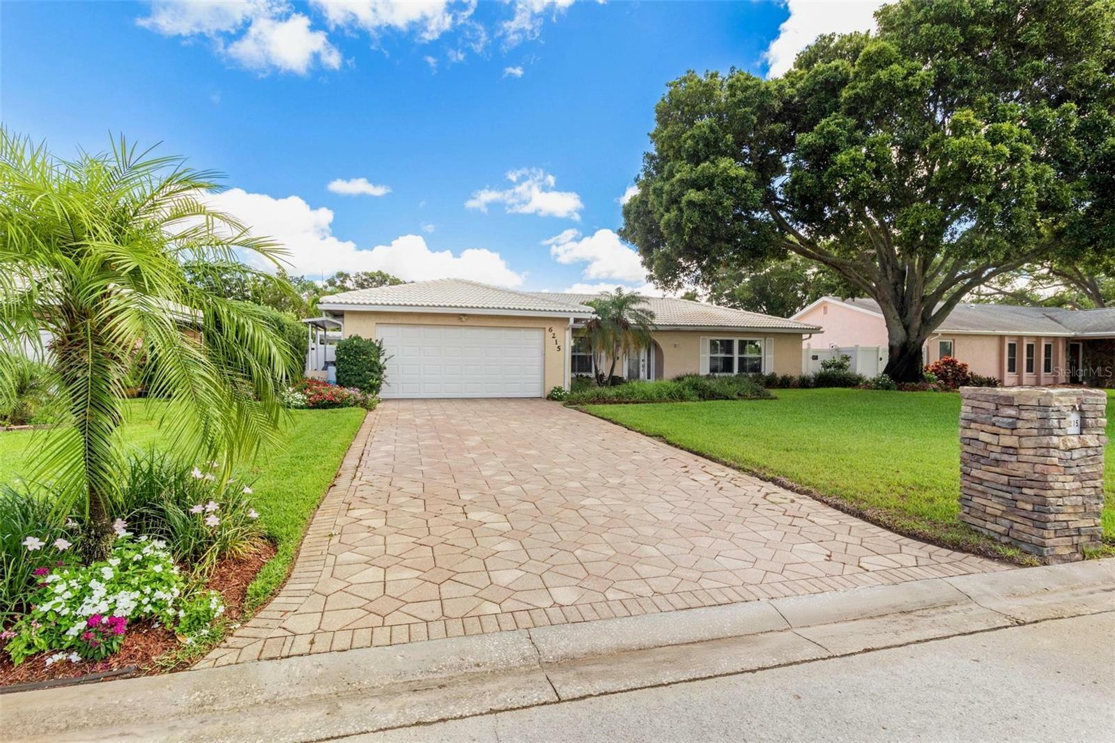 Property Photo:  6215 43rd Avenue N  FL 33709 