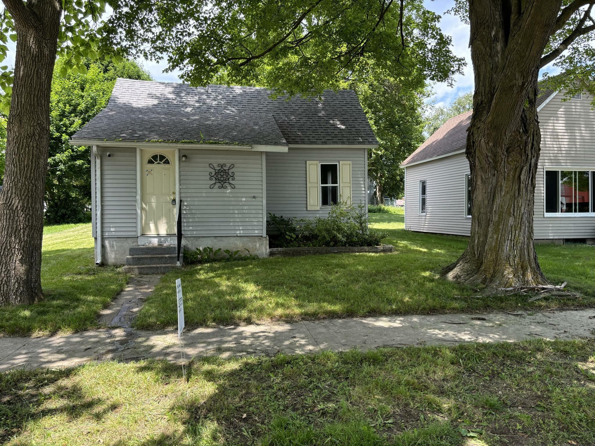 Property Photo:  115 Pine Street  MI 49327 