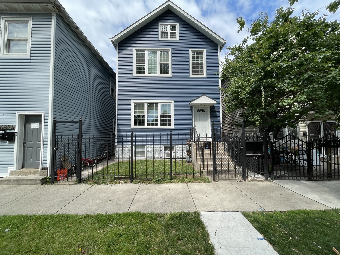 Property Photo:  4820 S Justine Street  IL 60609 