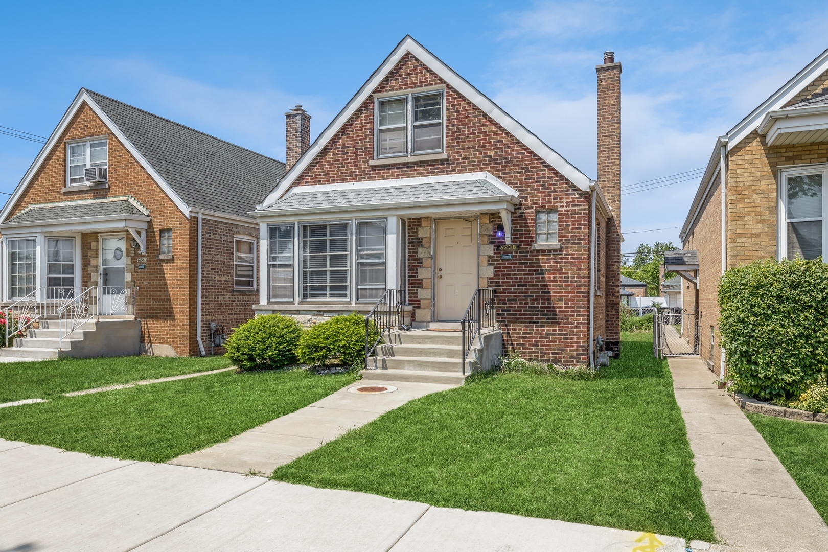 Property Photo: 6238 S Moody Avenue IL 60638