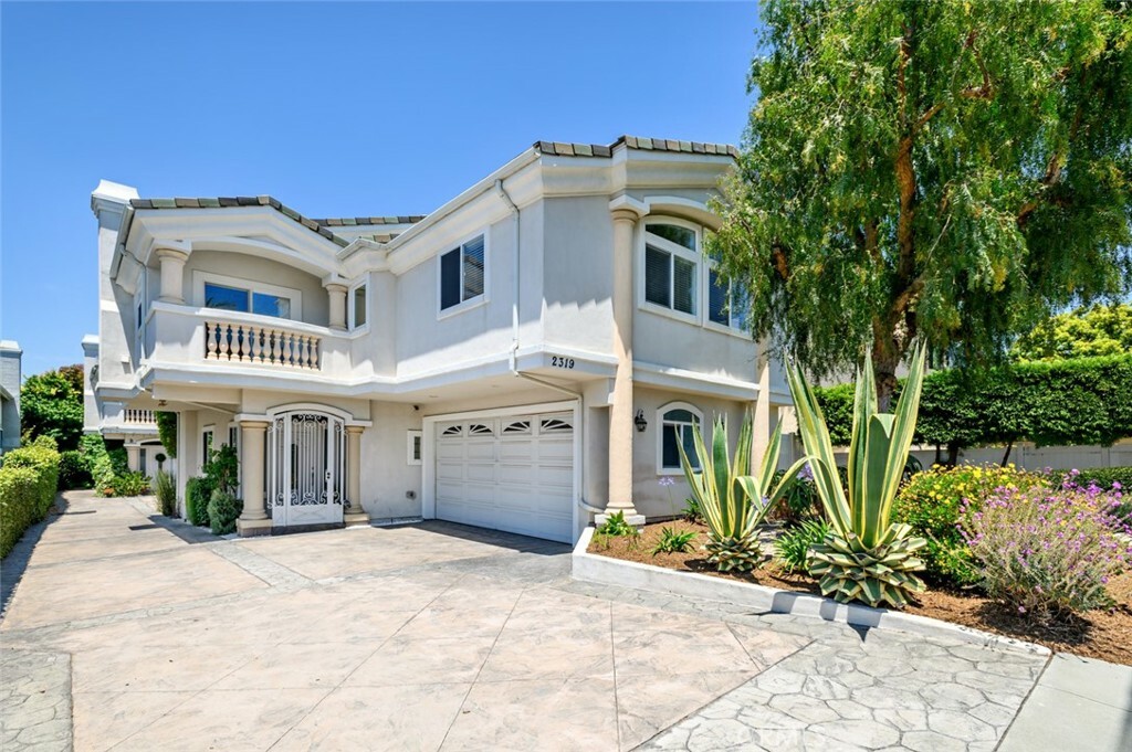 Property Photo:  2319 Pullman Lane A  CA 90278 