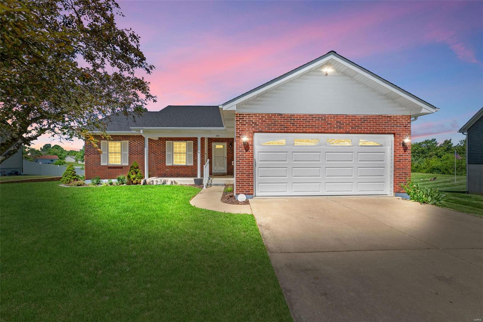Property Photo: 424 Chantilly Court MO 63383