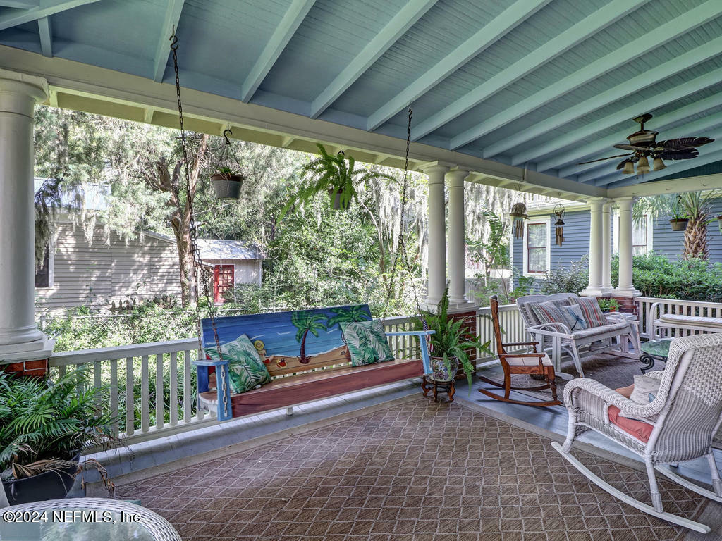 Property Photo:  804 Atlantic Avenue  FL 32034 