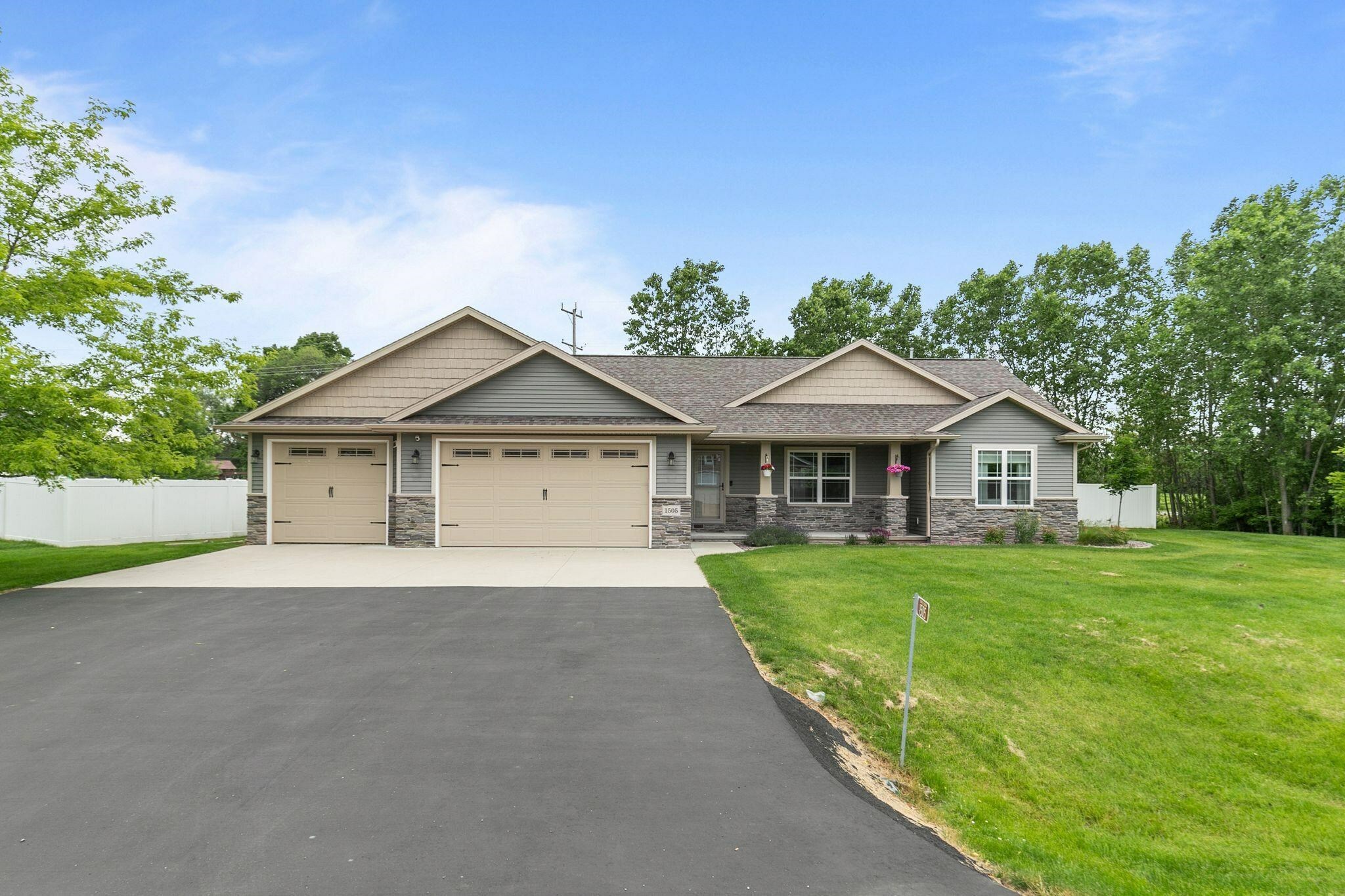 Property Photo:  1505 Woods Edge Lane  WI 54956 