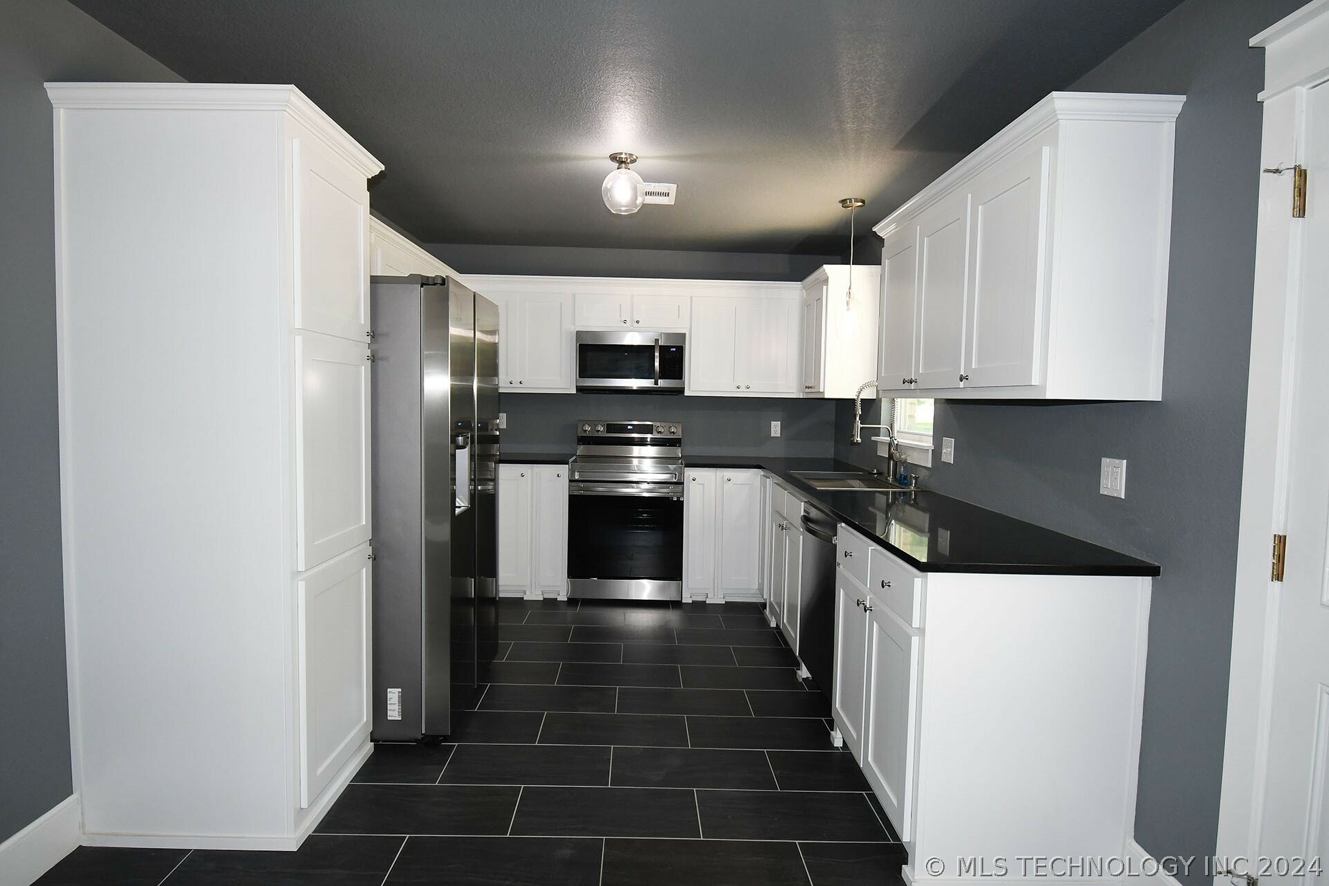 Property Photo:  401 N Winn Street  OK 74435 