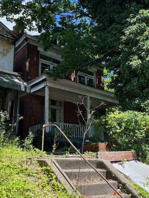 Property Photo:  1119 Franklin Avenue  PA 15221 