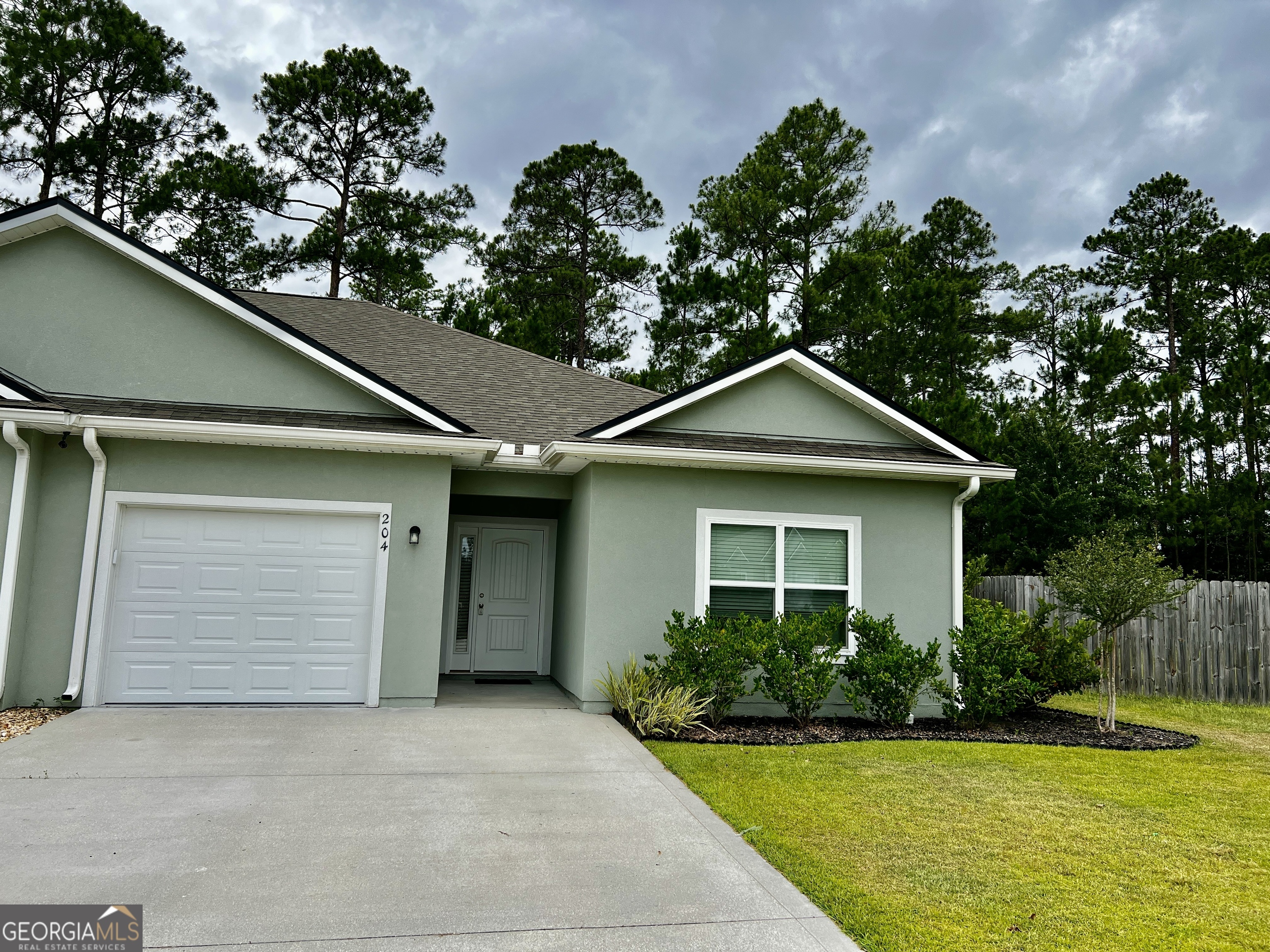 Property Photo:  204 Gary Circle  GA 31558 