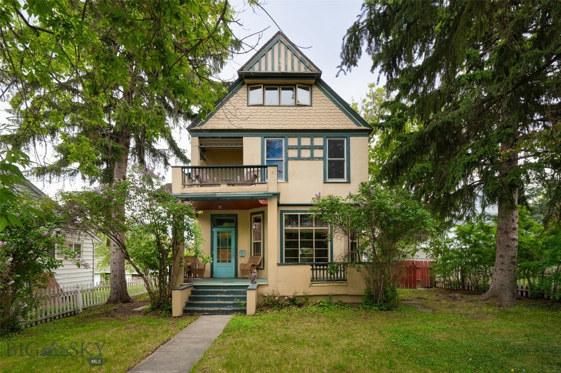 Property Photo:  917 Harrison Ave  MT 59601 