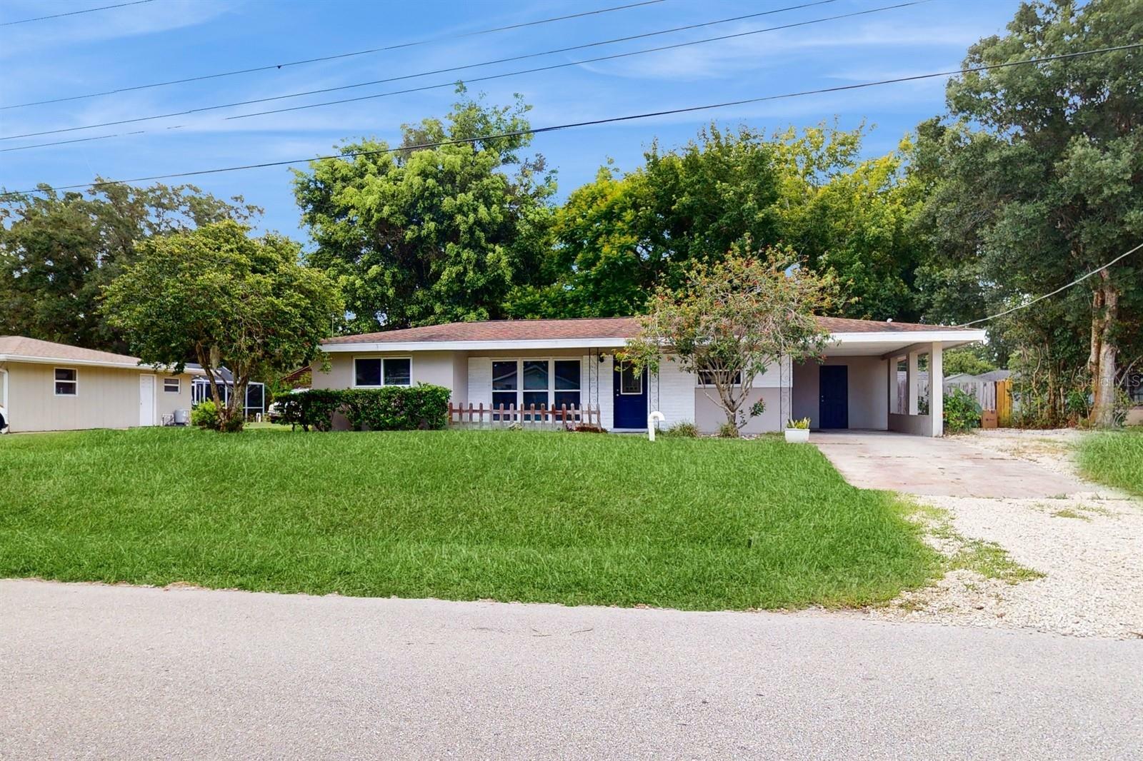 Property Photo:  2727 Teal Avenue  FL 34232 