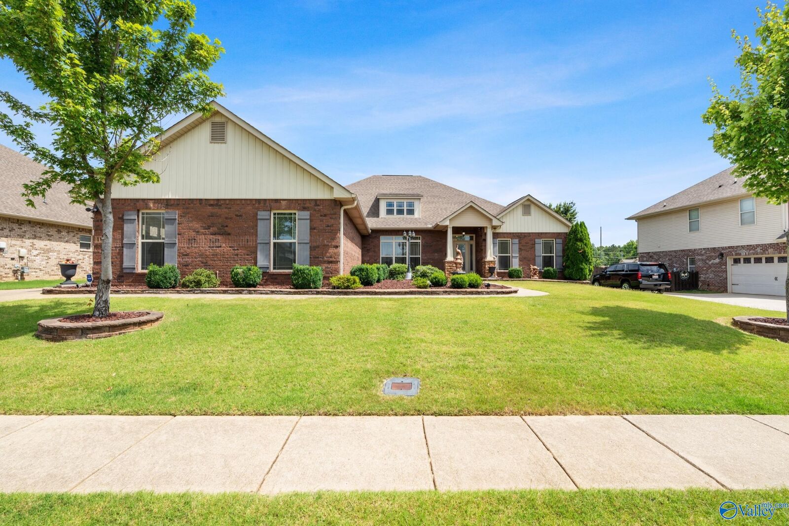 Property Photo:  102 River Run Lane SW  AL 35756 