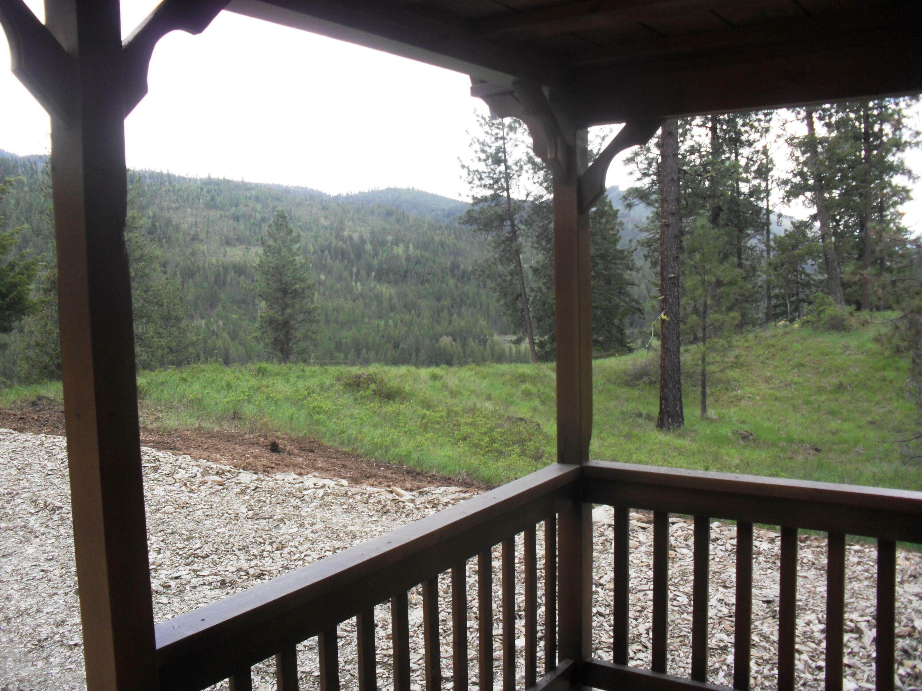 Property Photo:  865-D Aladdin Rd  WA 99114 