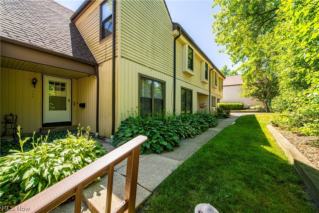 Property Photo: 938 Som Center Road OH 44143