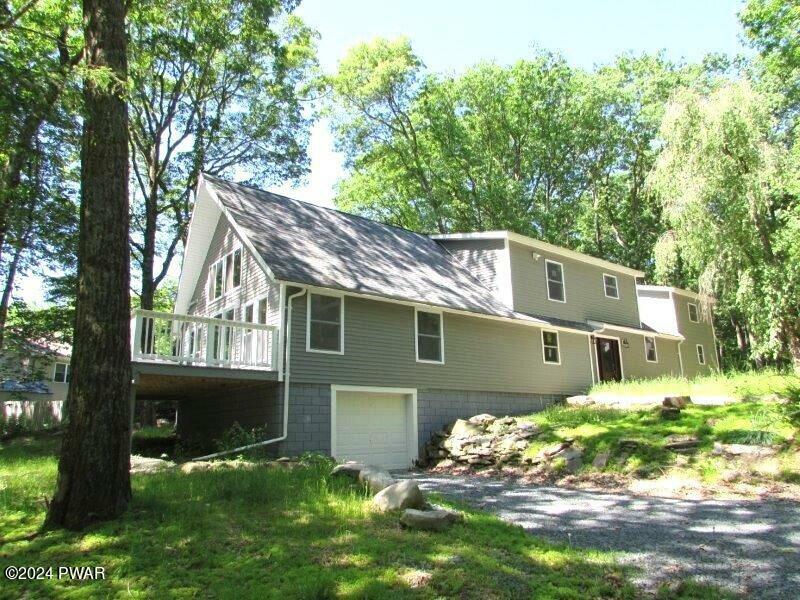 Property Photo:  211 Country Club Drive  PA 18428 