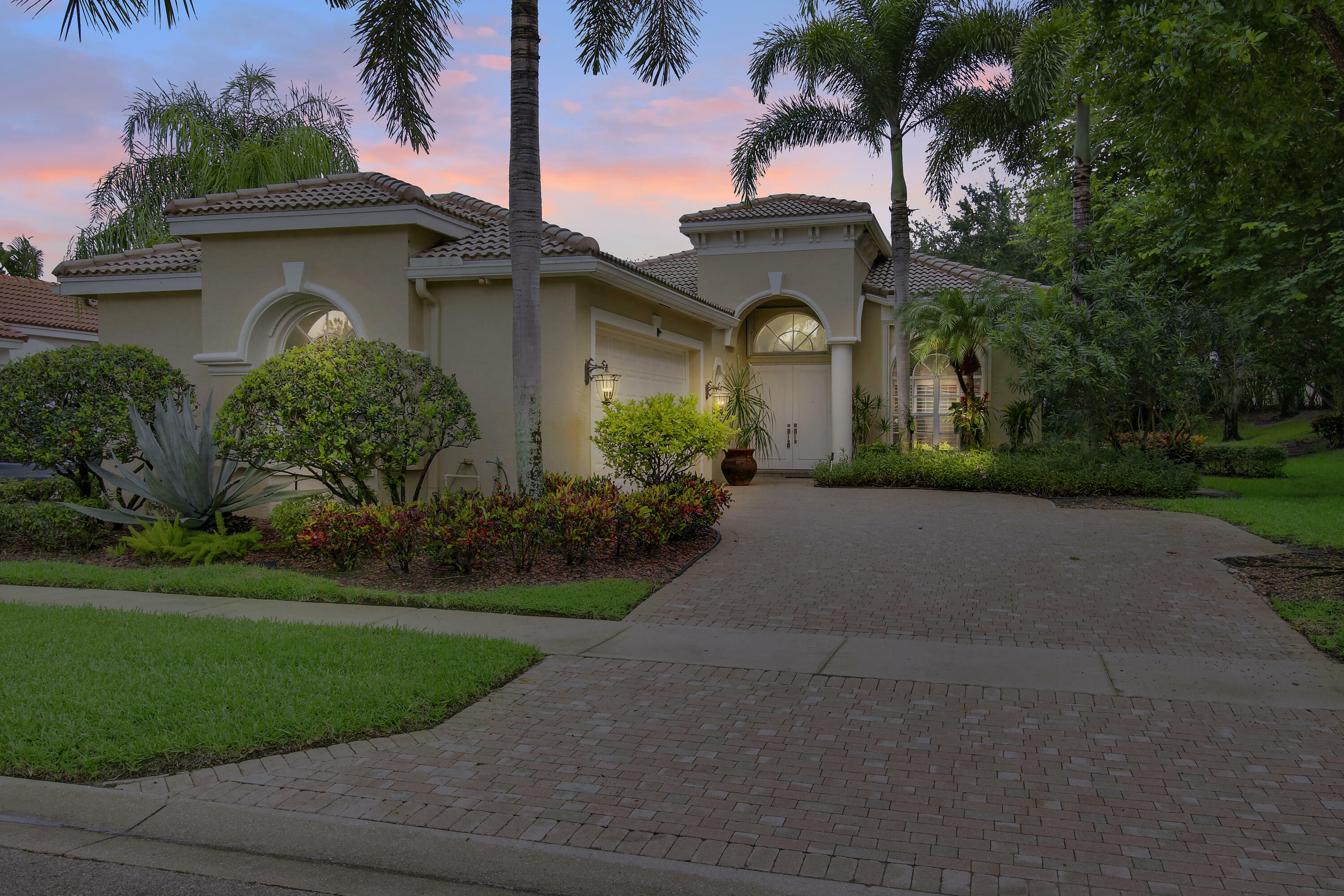 Property Photo:  10689 Northgreen Drive  FL 33449 