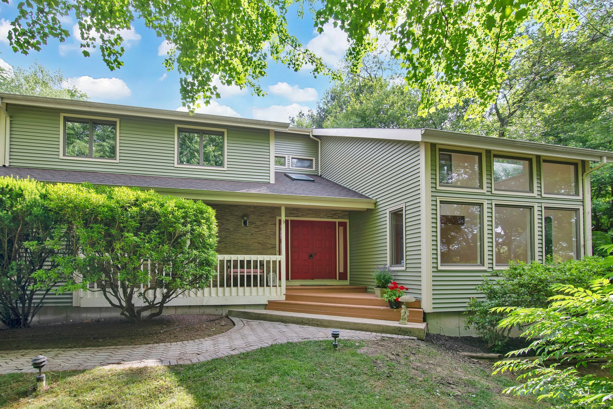 Property Photo:  44 Huntingridge Drive  CT 06073 